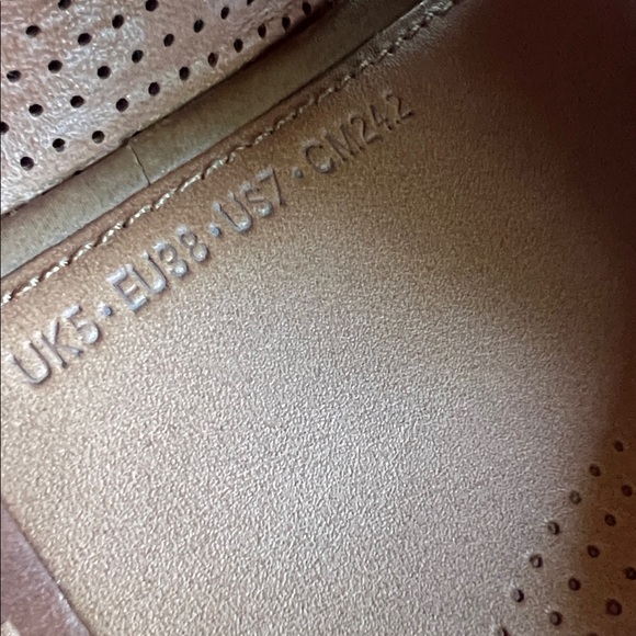 FitFlop Red Crisscross Perforated Leather Slide Sandals Sz 7 - Picture 4 of 10